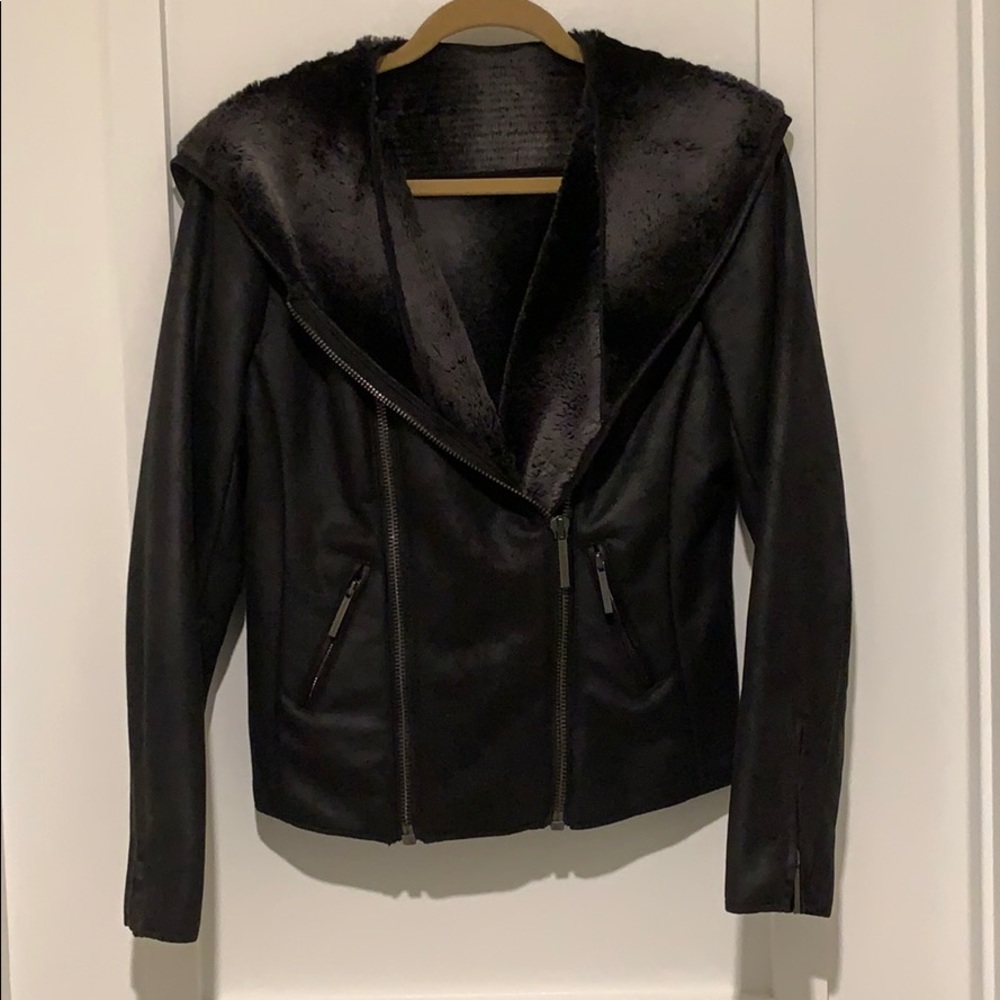 Worn 1 time.. excellent condition soft leather